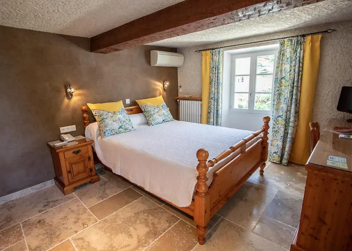 L\' Escapade Hotel & Restaurant
