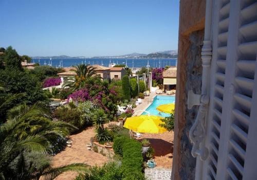 L' Escapade & Restaurant Hotel 3*