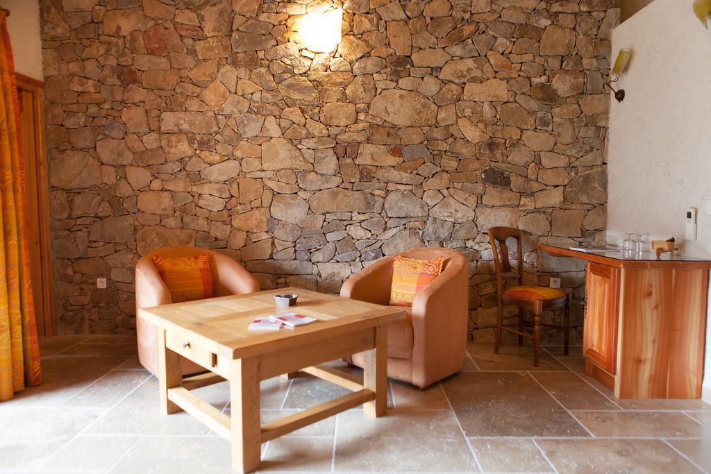 L' Escapade & Restaurant 3*