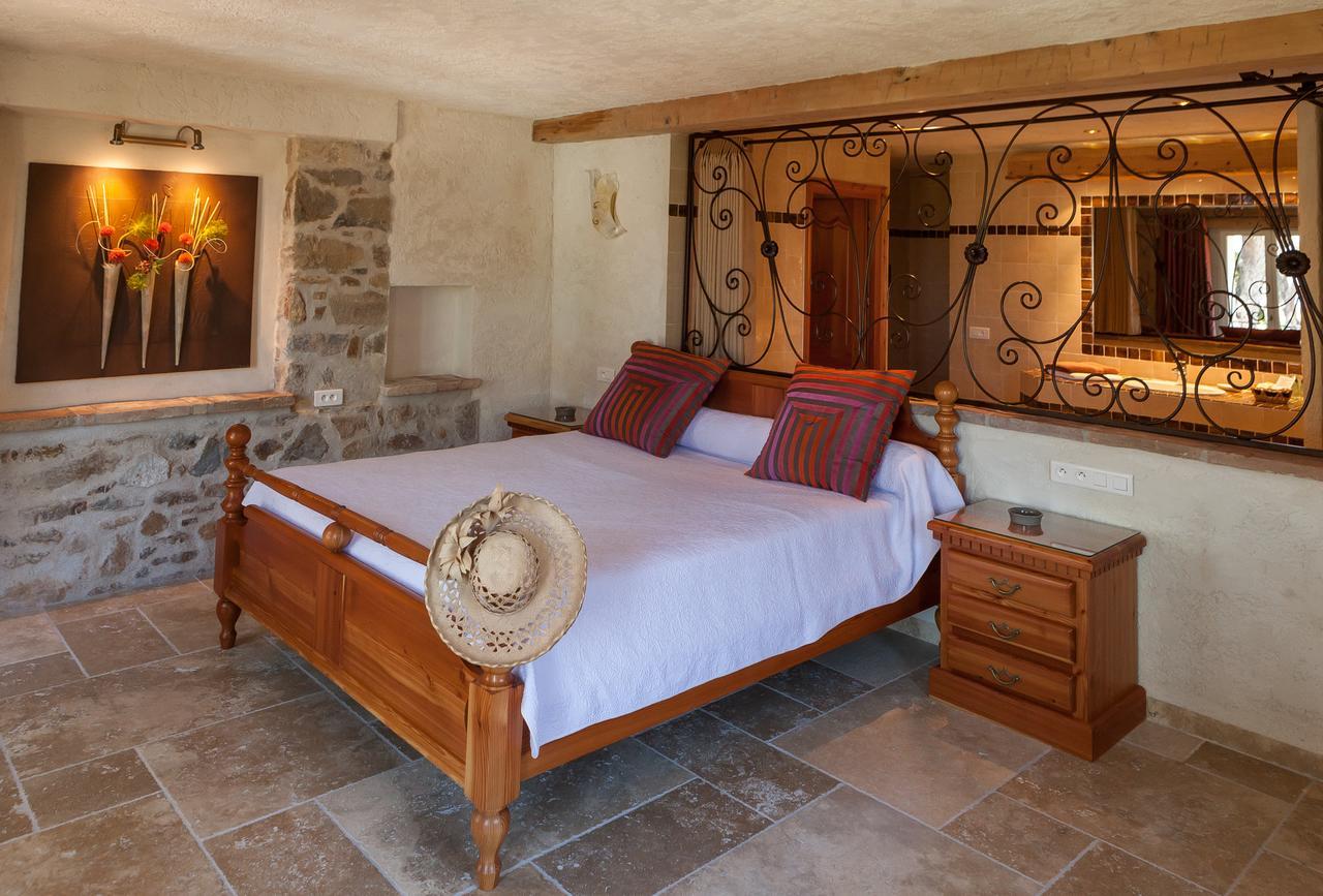 L' Escapade & Restaurant Hotel