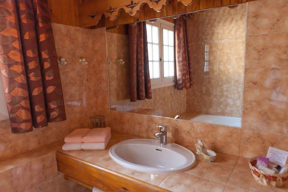 L' Escapade & Restaurant 3*
